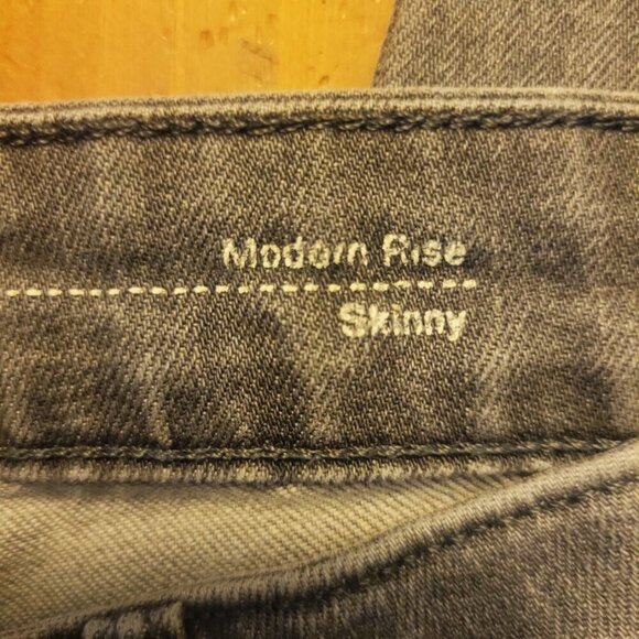 Levi's Women's Modern Rise Skinny Curve in Gray Denim - Size 27 - Picture 13 of 13